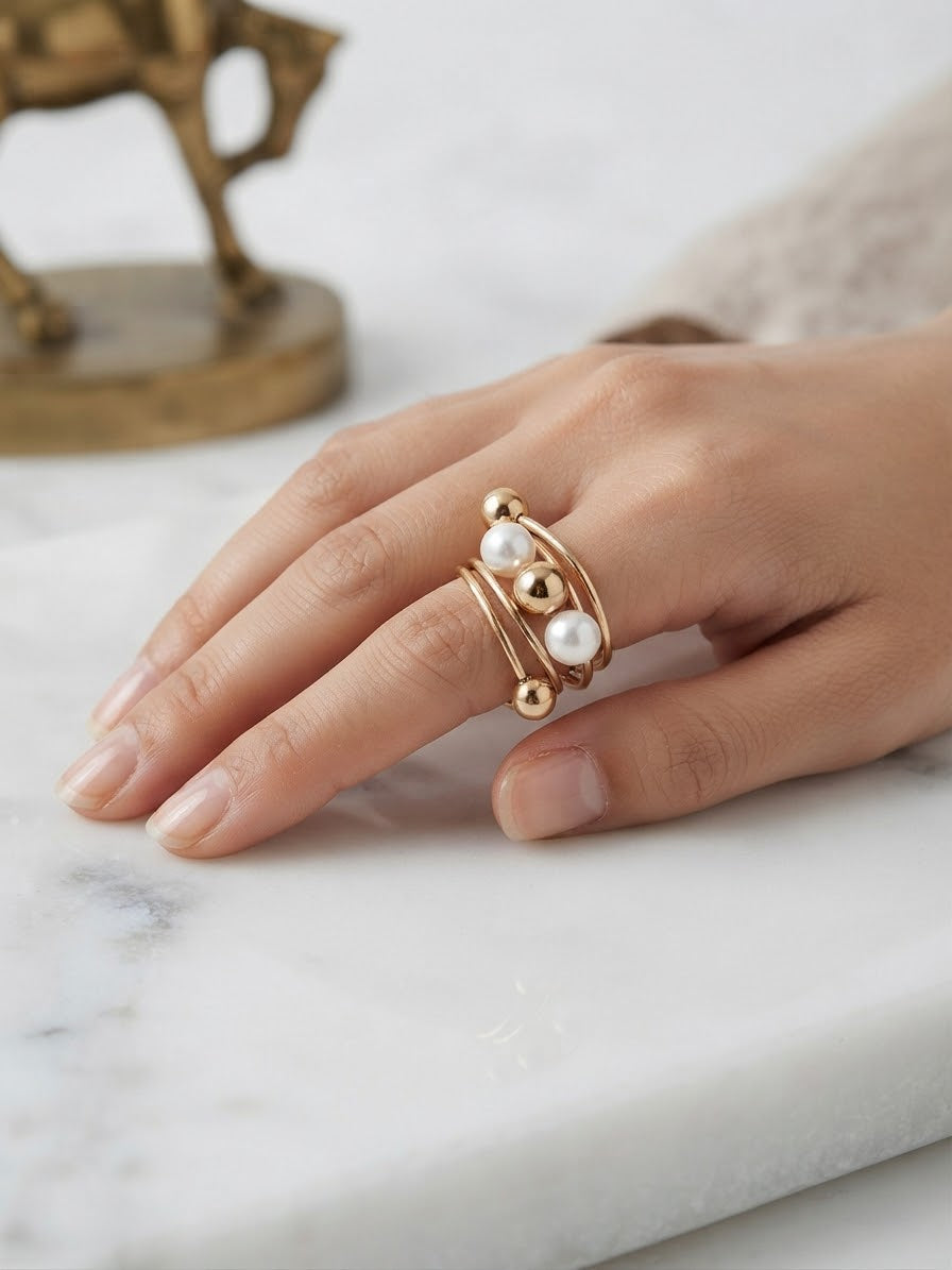 White Pearl & Gold Wire Ring